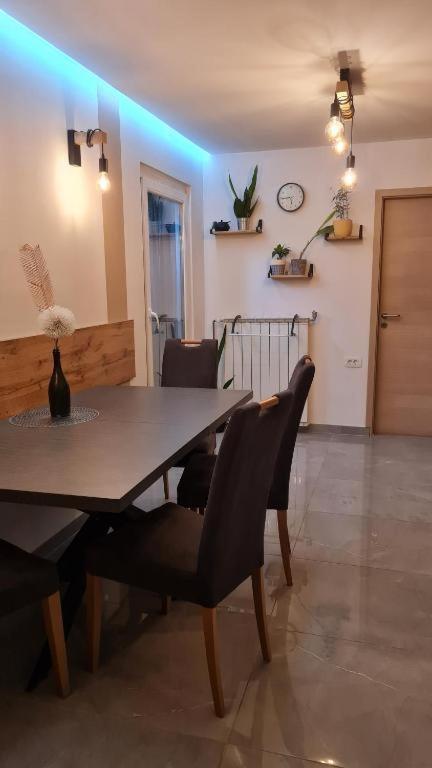 Friz&Fany Postojna City Center Экстерьер фото